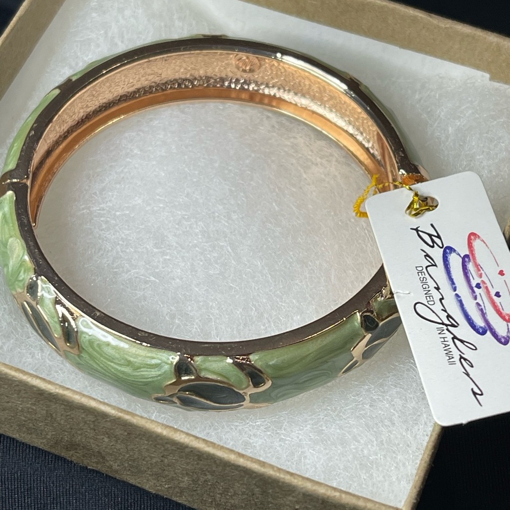 Elegant Green and Gold Bangle Bracelet